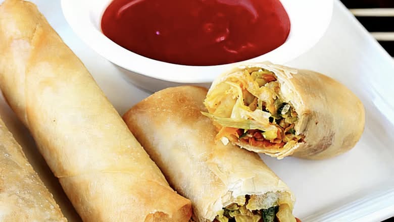 Veg Spring Rolls (2 Pcs)