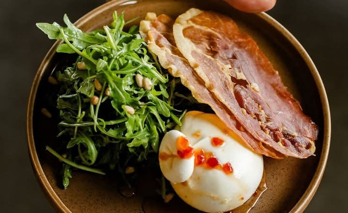 Burrata & Crispy Prosciutto