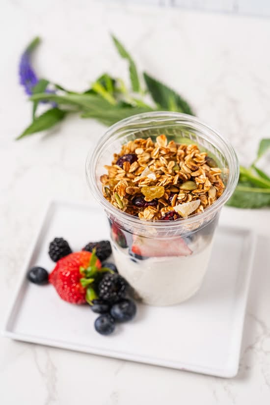 Yogurt/Fruit/Granola Parfait