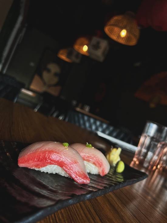 Hamachi Nigiri