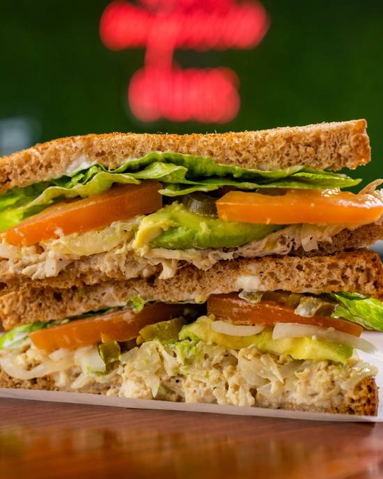 Pollo En Escabeche Sandwich