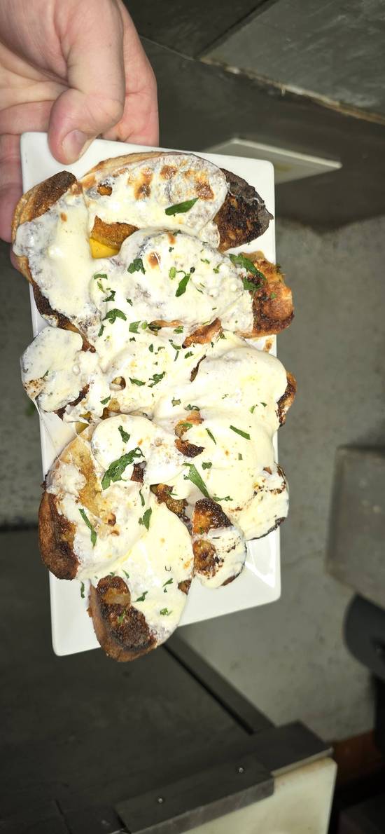 Borrelli's Famous Garlic Bread