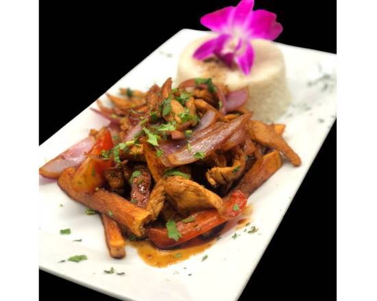 Pollo Saltado