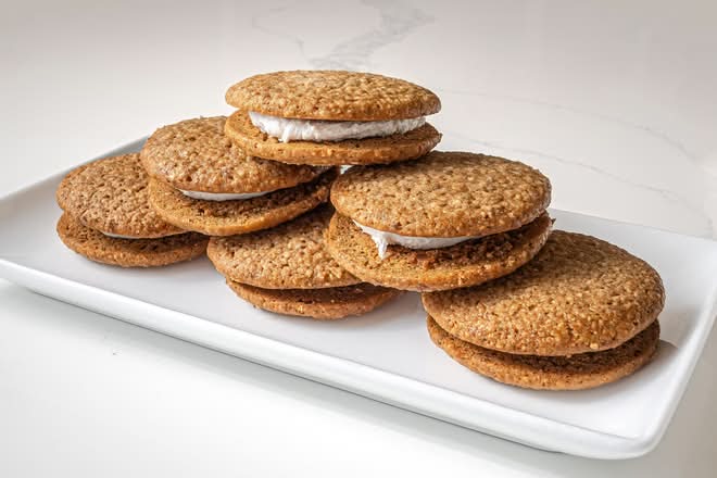Oatmeal Cream Cookie Pies