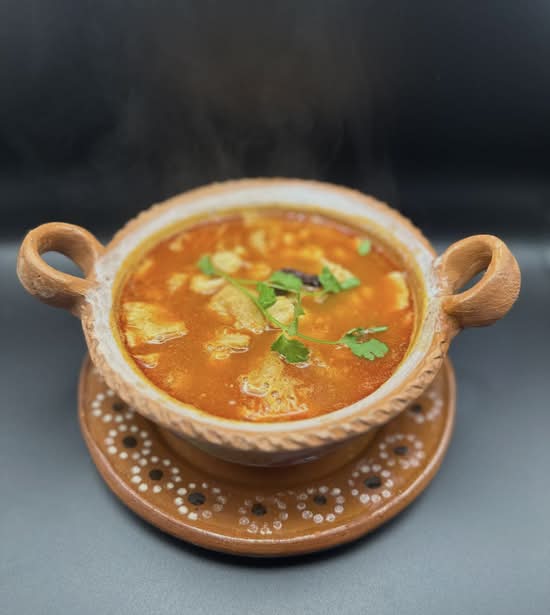 CALDO DE POLLO