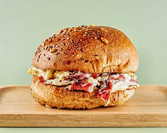 BREAKFAST SANDWICH