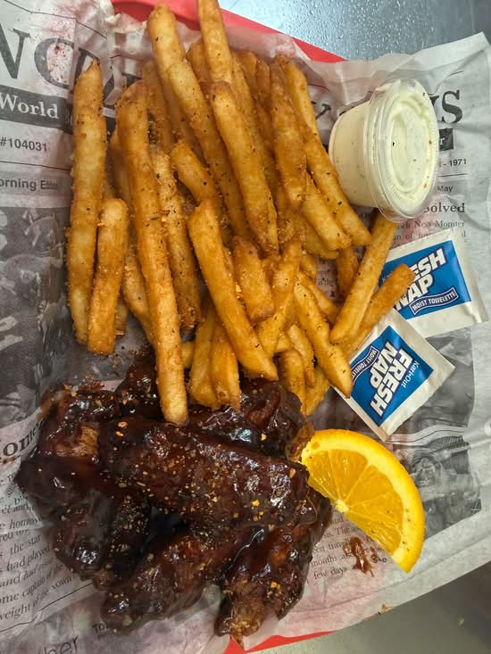 Five Wing & Fry Basket Lunch Special