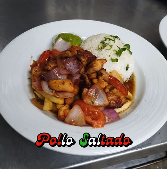 Pollo Saltado