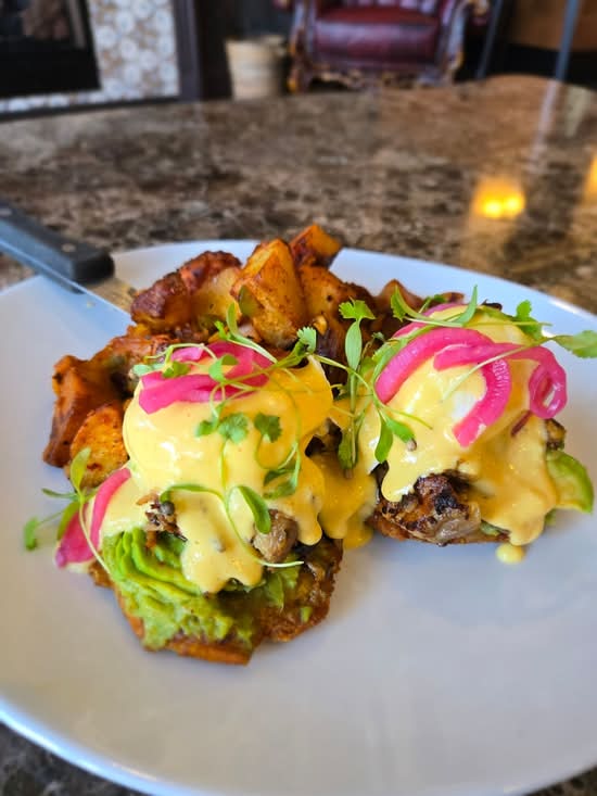 Crispy Tostones Benedict