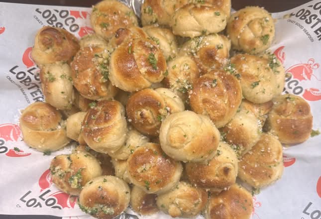 Garlic Knots (6)