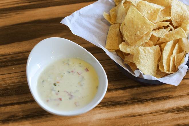 Classic Large Queso (V, GF)