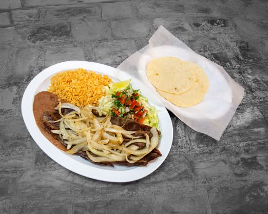 Steak & Onions (Bistec Encebollado)