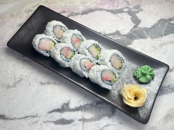 Yellowtail Scallion Roll