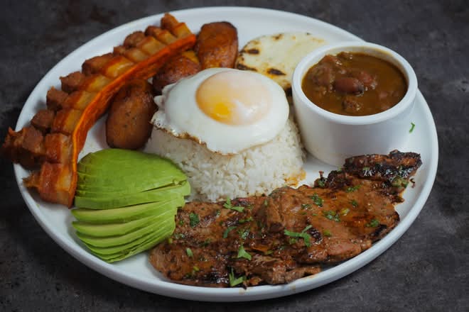 Paisa Bandeja
