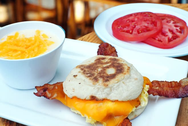 SIMPLE BREAKFAST SANDWICH