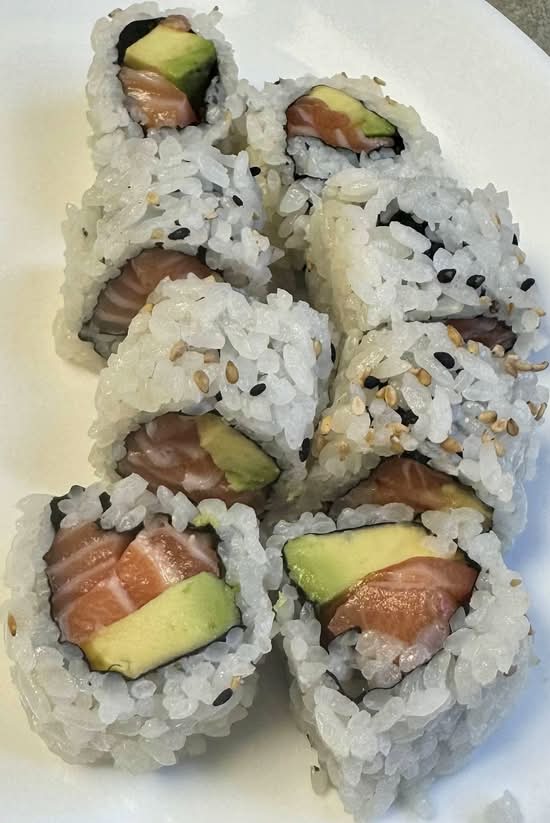 SALMON AVOCADO ROLL