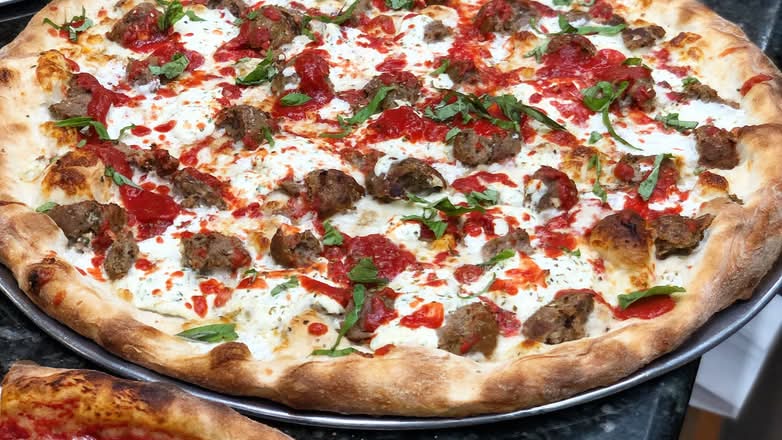 Sunday Meatball Pizza (8 slices)