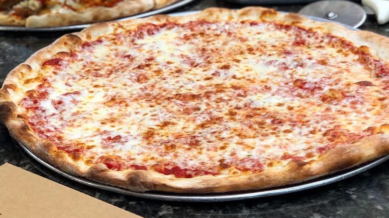 Neapolitan Round (8 Slices)