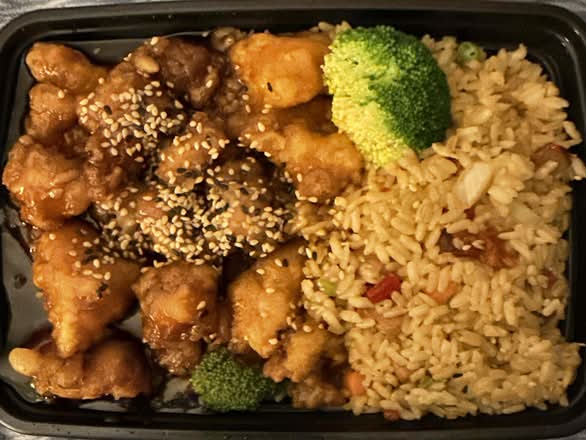 Sesame Chicken Dinner Combo