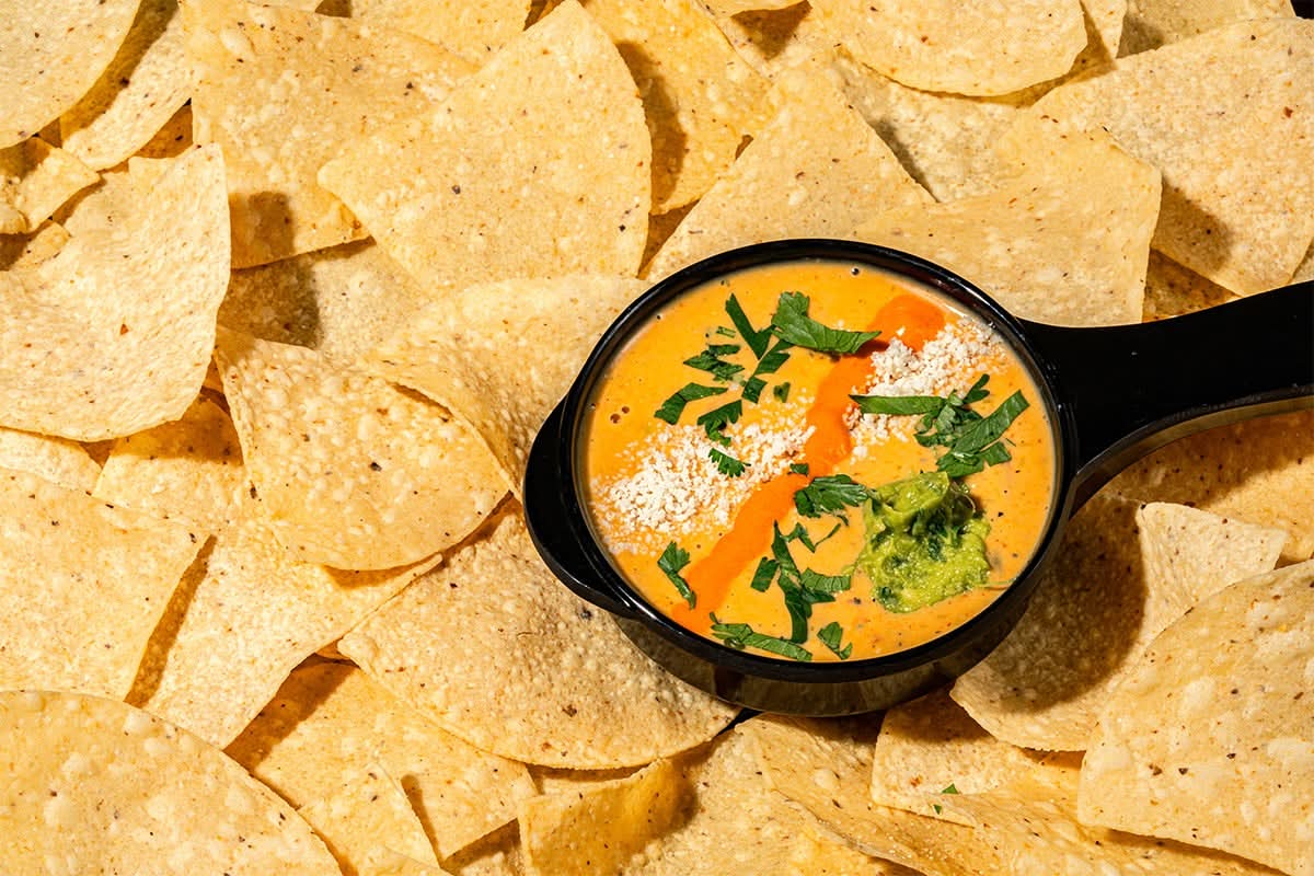 Small Queso & Chips (VE)