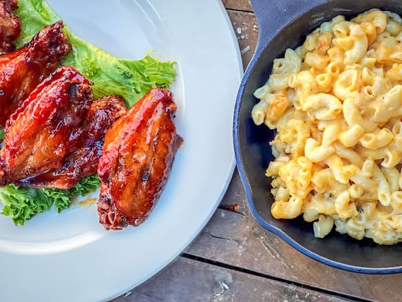 Wings & Mac