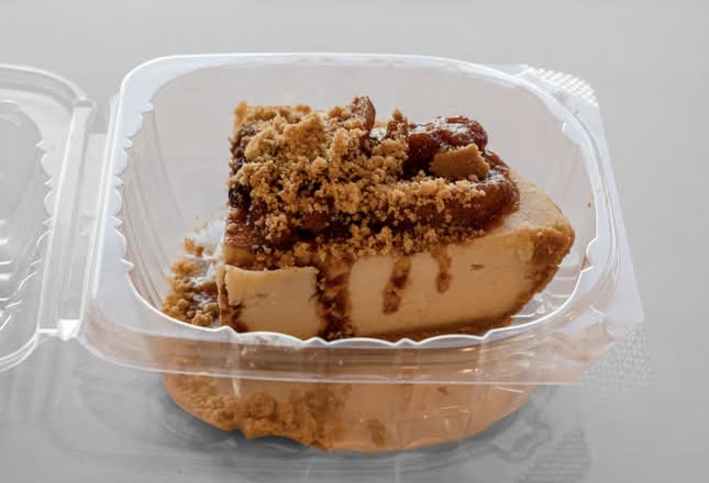 Peach Cobbler Cheesecake