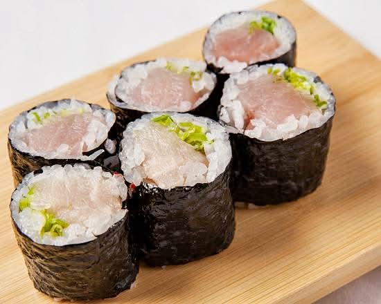 Yellowtail & Scallion Roll