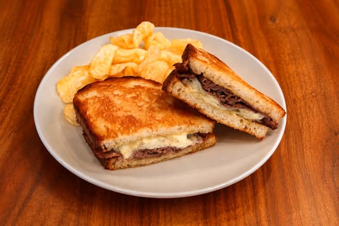 Prime Rib & Provolone