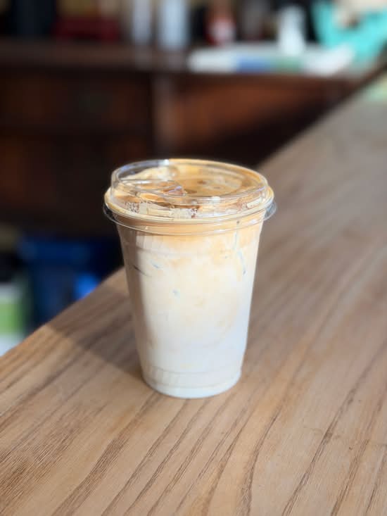 ICED LATTE MEDIUM