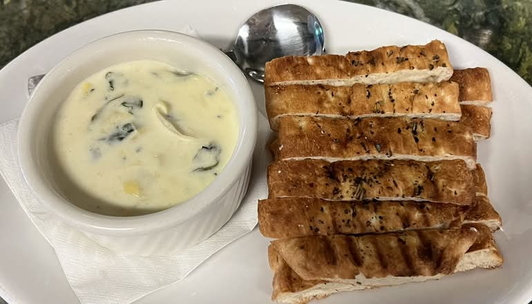 CHEESE DIP & HOUSE-MADE BREAD