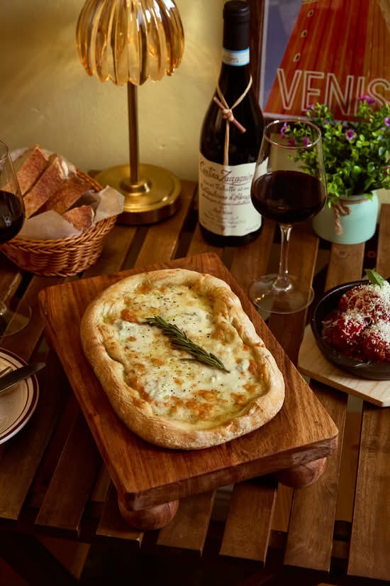 Italian Garlic Cheese flatbread
