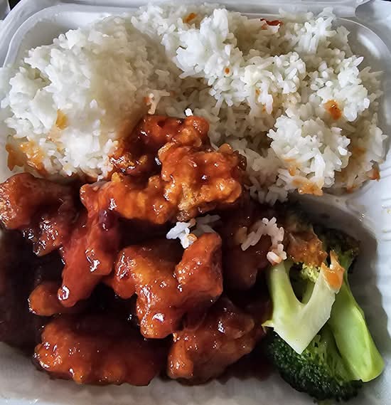 General Tso's Chicken Combo Platter