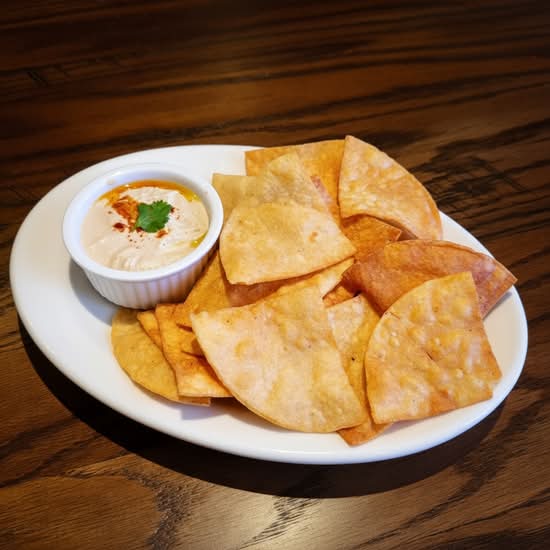 Chips & Hummus