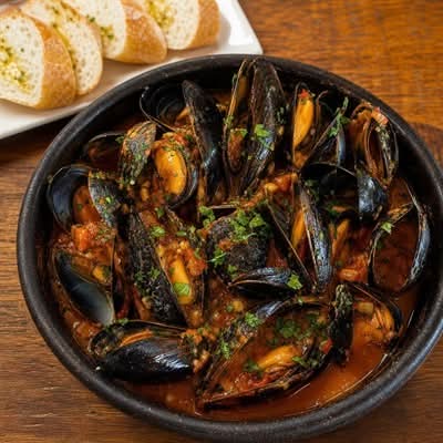 Mussels in Garlic Sofrito.