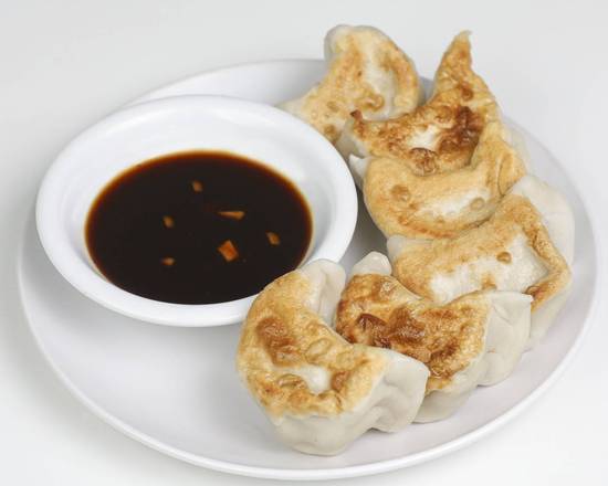 Fried Dumplings (6 pcs)
