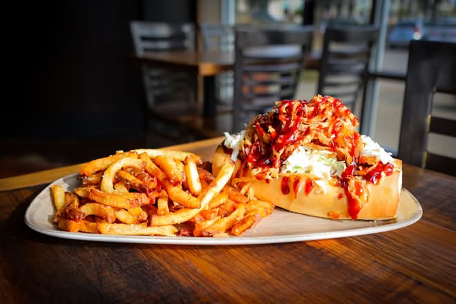 PULLED PORK SANDWICH