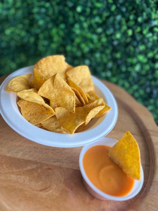 CHIPS & SALSA