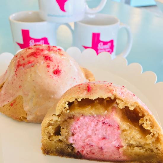 STUFFED RASPBERRY CHEESECAKE