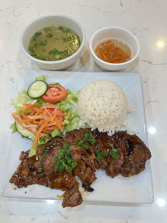 32. Cơm Gà Nướng