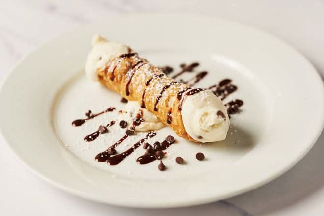 Homemade Chocolate Chip Cannoli