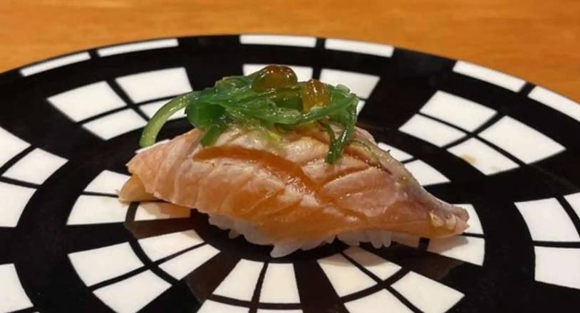 N7. Salmon Belly