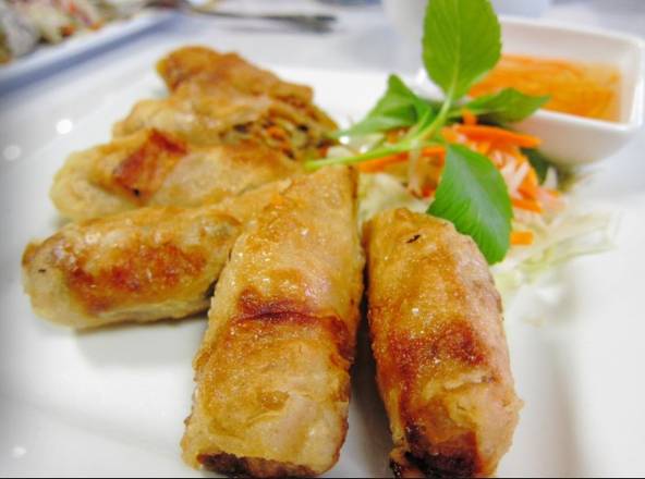 Crispy Spring Rolls (2 rolls)