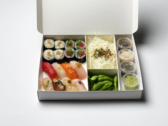 SUSHI & HANDROLL SET