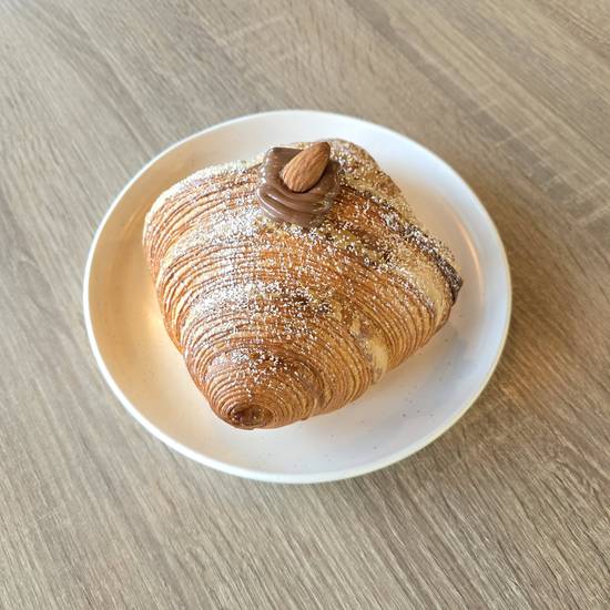 NUTELLA CROISSANT