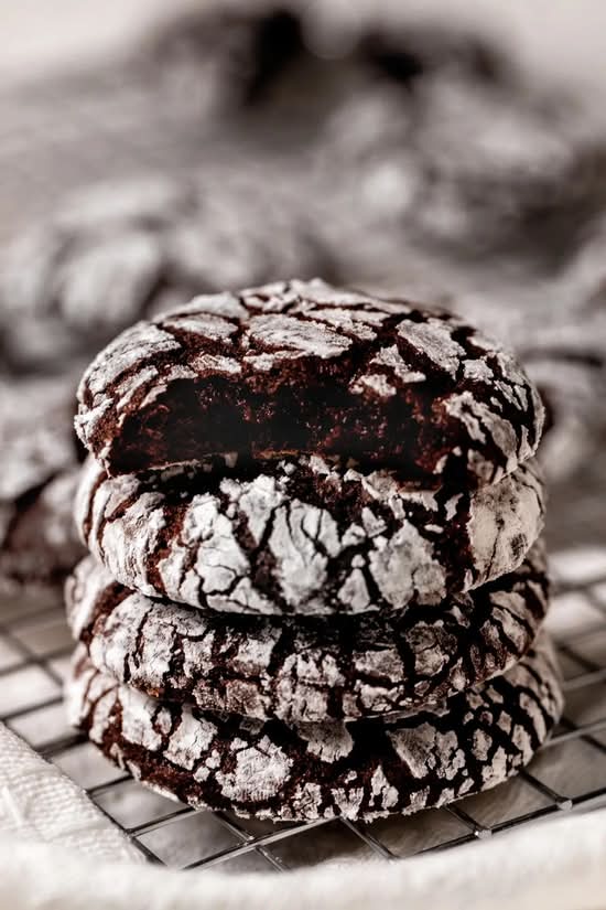 Chocolate Crinkle Cookie