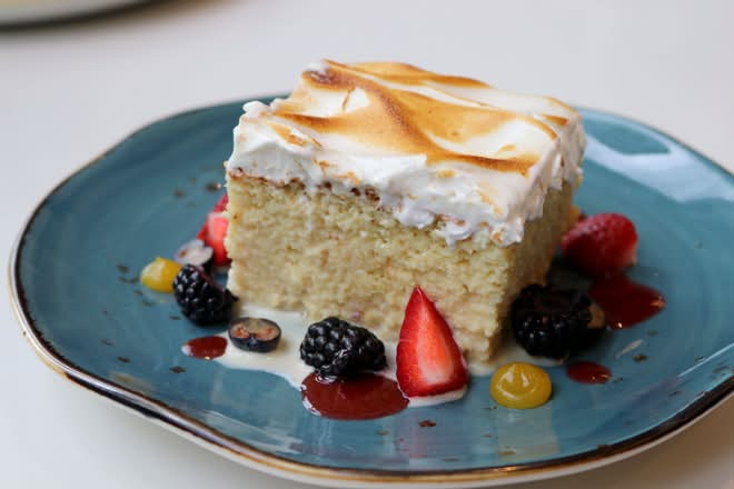 TRES LECHES