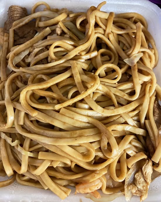 L28 Special Lo Mein