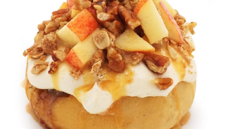 Caramel Apple Pie Roll*