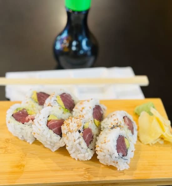 Tunacado Roll