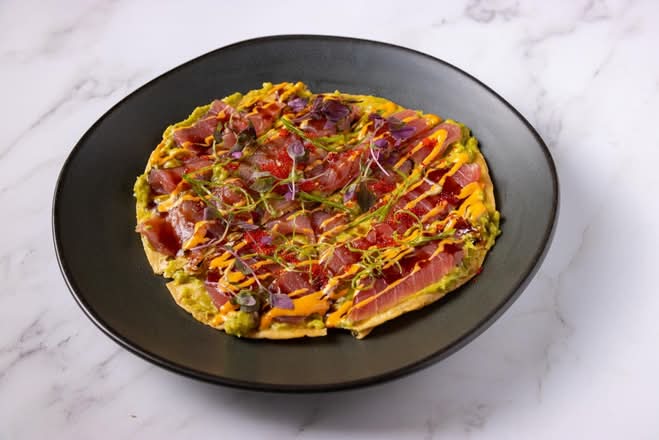 Sashimi Pizza